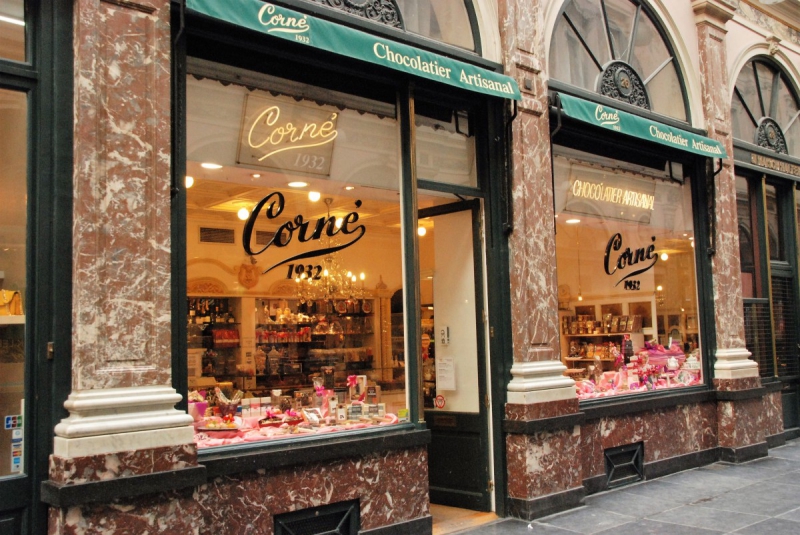 vitrine-COTIGNAC-min_chocolate_chocolaterie_shop_luxury_chic_gallery_brussels_belgium-558146